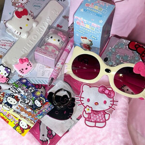 Girl's Sanrio Hello Kitty Accessories Set Pink